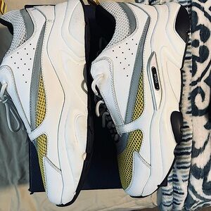 B22 Leather Low Trainers Dior Homme / Men’s